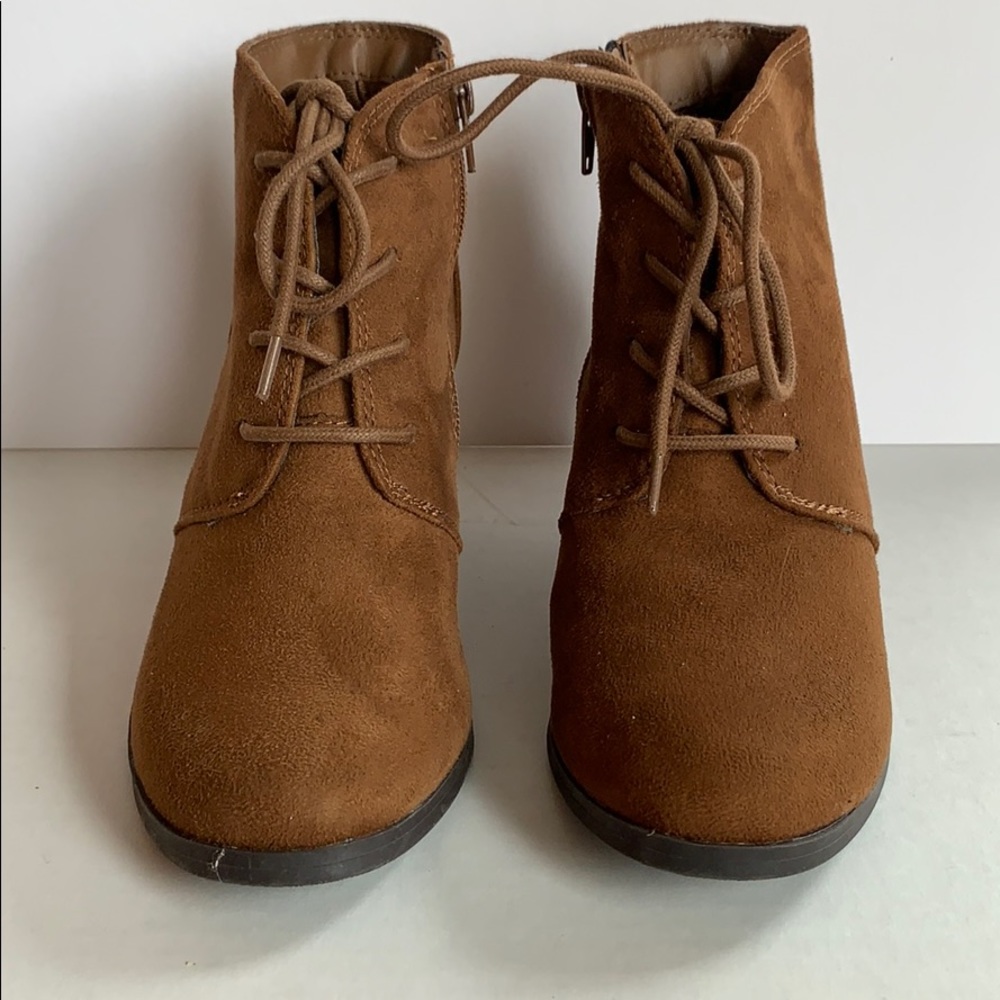 Women suave wedge booties